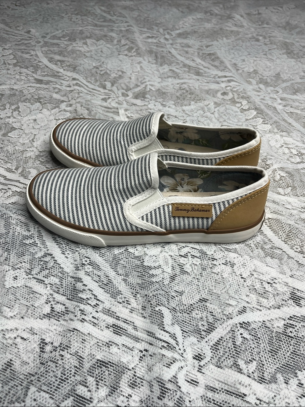 Tommy Bahama Slip On Shoes Women’s 6.5 Striped Canvas Casual Comfort Loafers - Picture 3 of 7